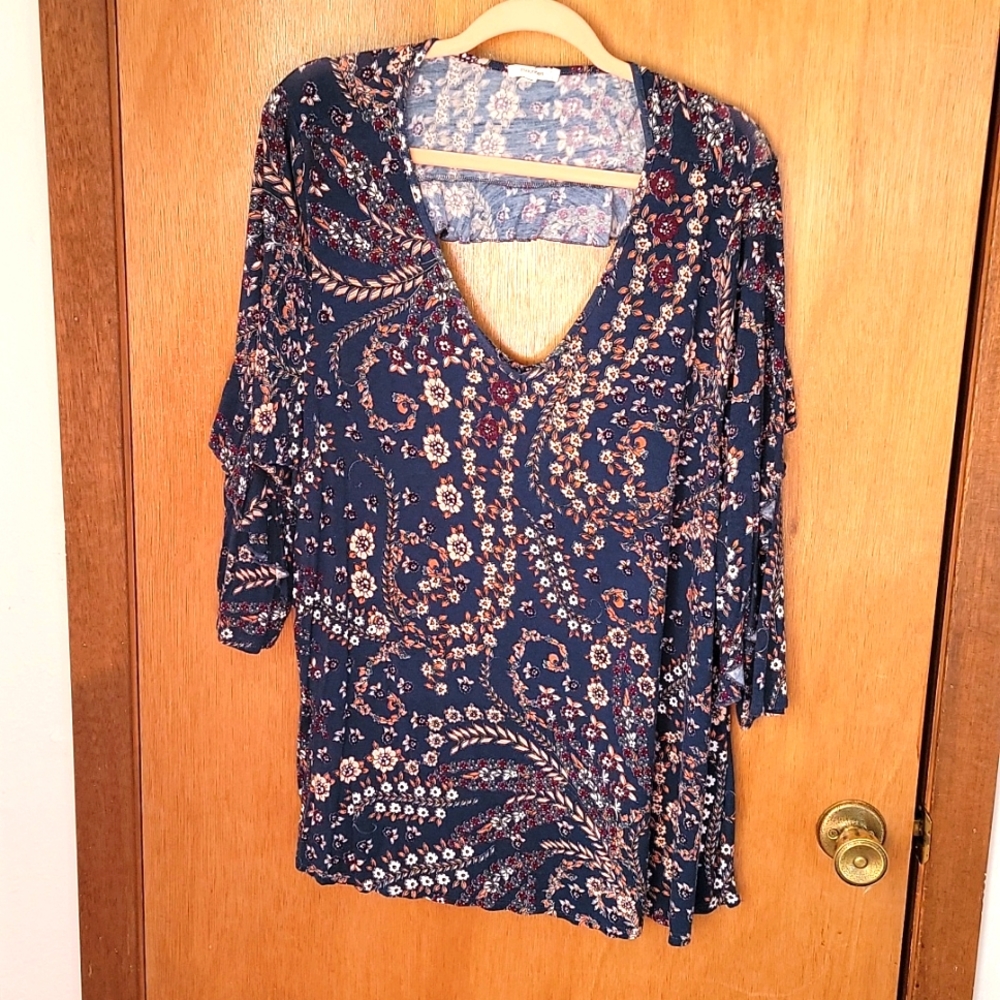 Maurices Size 2 Flower Shirt
